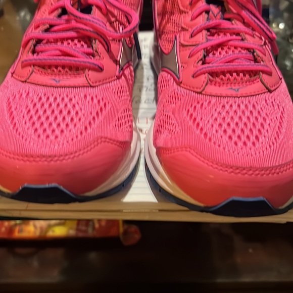 COPY - Mizuno running shoes - Picture 3 of 10